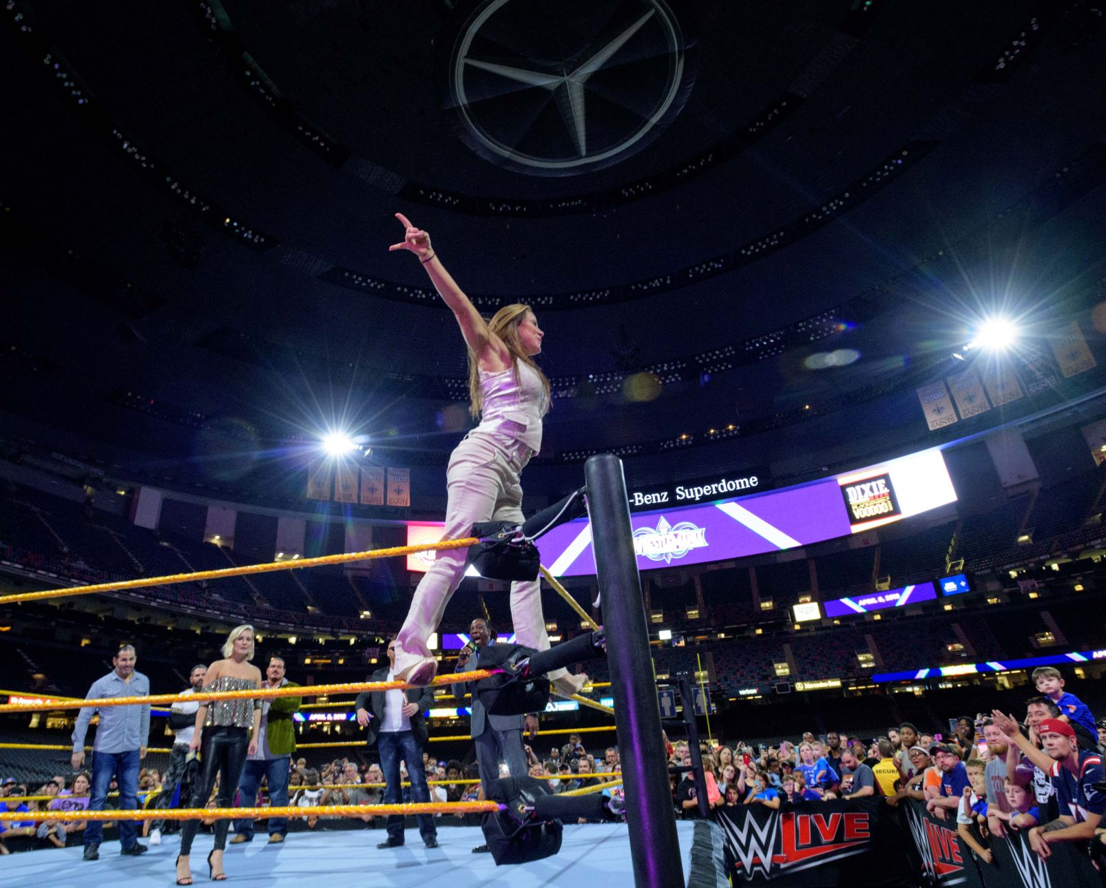 no.wrestlemaina.111717.014.JPG